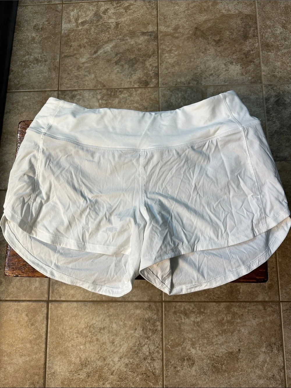Lululemon white lined shorts size 8 - Picture 1 of 3